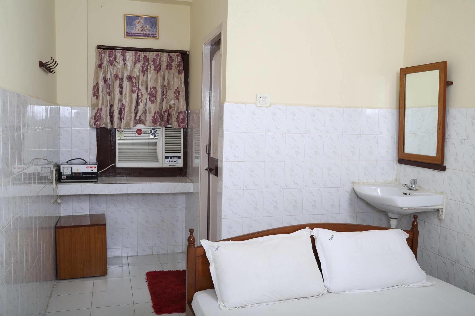 Thangam Balaji Guest House Madras Buitenkant foto